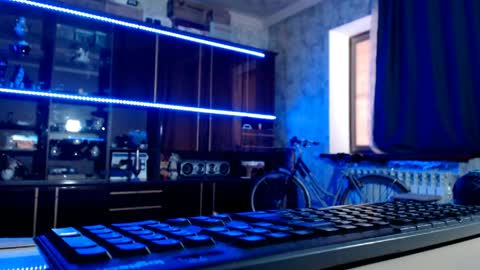 Ella online show from April 18, 6:49 am