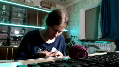 Ella online show from April 19, 6:10 pm