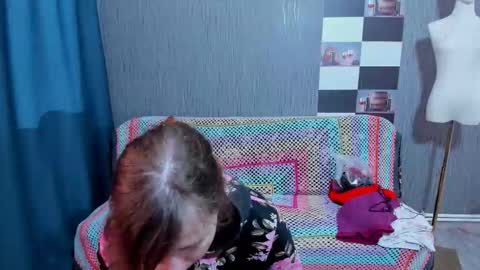 Ella online show from November 30, 9:35 am