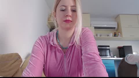 Snapshot of pam_fans chatting on January 6, 8:14 am BABE online show from January 6, 8:14 am
