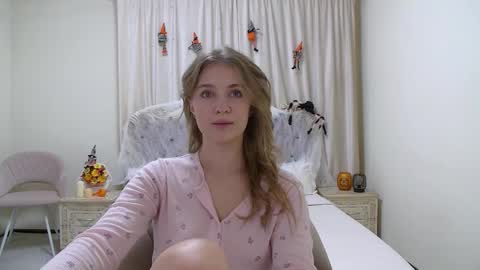 Pamela Blair online show from November 1, 7:29 pm