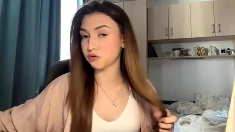 Lia online show from June 3, 2:33 pm