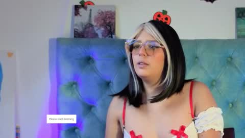 Paola Lyon online show from November 10, 12:44 pm