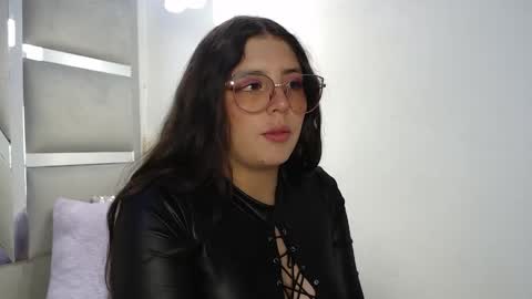 Snapshot of paola_lyon chatting on January 22, 7:34 pm Paola Lyon online show from January 22, 7:34 pm