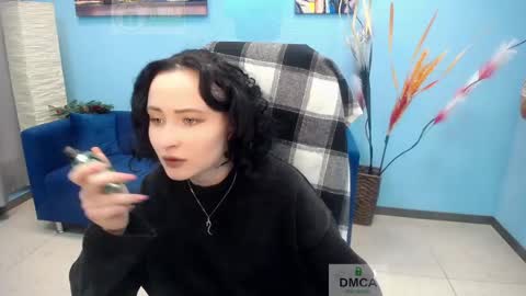 Snapshot of paradox_666_ chatting on January 25, 8:10 am Louise online show from January 25, 8:10 am