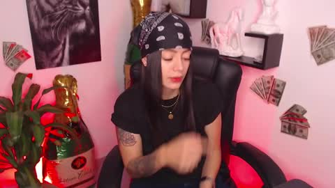 Paris D angelo online show from January 6, 1:20 am