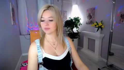 Snapshot of passionate_babe chatting on October 23, 4:18 am I have returned from vacation and I am glad to share my energy and emotions with you online show from October 23, 4:18 am