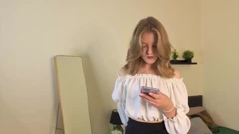 Vicki online show from September 18, 10:03 am