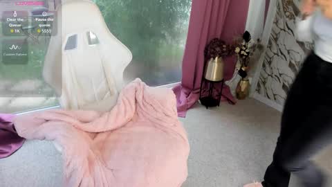 Patricia online show from October 3, 8:41 am