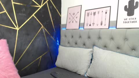 paulina online show from December 7, 11:45 pm