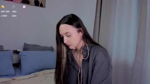 Snapshot of paulaharris chatting on October 16, 8:17 am Alice online show from October 16, 8:17 am