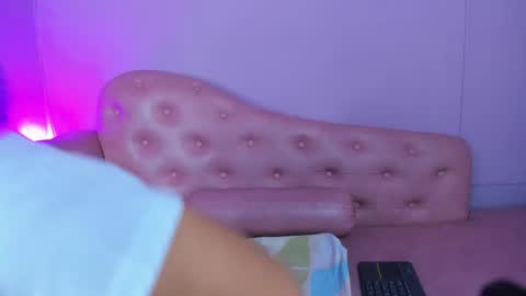 paulasantacruz online show from November 17, 8:42 pm