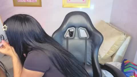 Live 800am 200pm COLOMBIAN HOUR online show from April 22, 1:41 pm