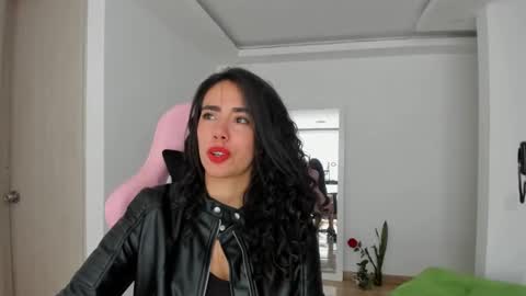 Snapshot of paulina_dossantos chatting on February 12, 7:35 pm paulina online show from February 12, 7:35 pm