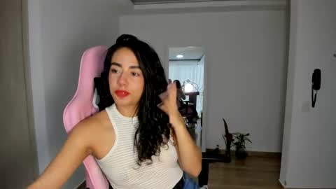Snapshot of paulina_dossantos chatting on February 4, 8:28 pm paulina online show from February 4, 8:28 pm