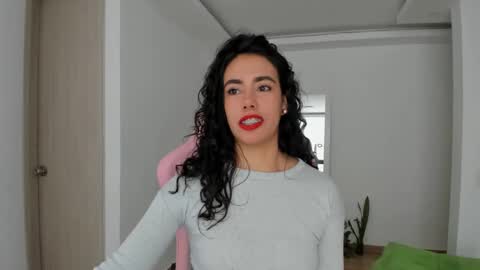 Snapshot of paulina_dossantos chatting on February 14, 9:53 pm paulina online show from February 14, 9:53 pm
