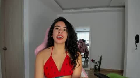 Snapshot of paulina_dossantos chatting on February 15, 9:39 pm paulina online show from February 15, 9:39 pm