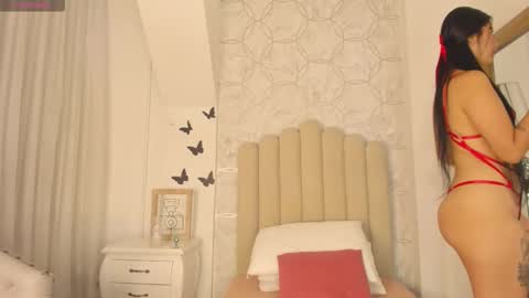 paulina lux online show from February 1, 8:18 pm