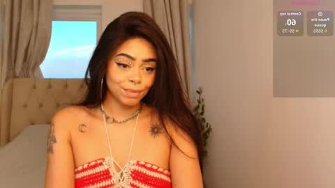 paulinne_clark online show from April 16, 8:19 pm