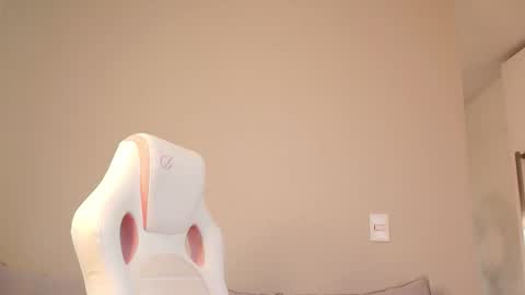 paulinne_clark online show from March 24, 8:14 pm