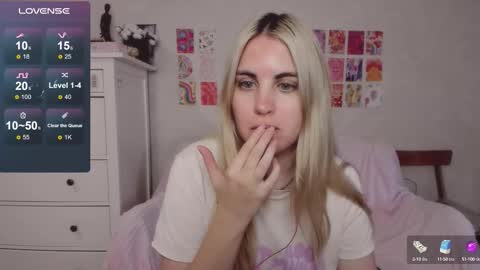 Allisses online show from October 2, 8:19 am