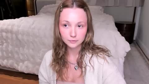 Lili online show from October 16, 1:36 pm