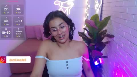 peachy_tay online show from November 6, 12:00 pm