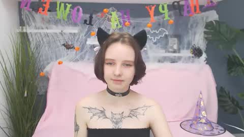 Snapshot of peachydreamm chatting on October 20, 6:05 am peachydreamm online show from October 20, 6:05 am