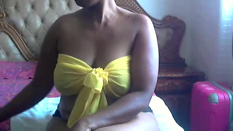pearassmmm online show from February 13, 7:03 am