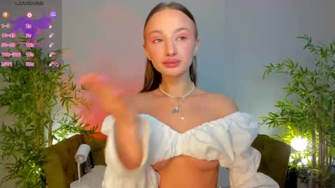 Sex Leah online show from June 4, 1:00 am