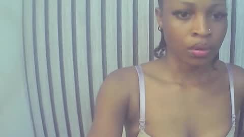 Lizzy online show from December 3, 3:14 pm