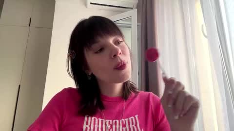 Lolly online show from November 20, 9:43 am