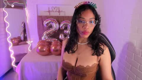 Snapshot of penelope_tay chatting on September 27, 4:30 am penelope online show from September 27, 4:30 am