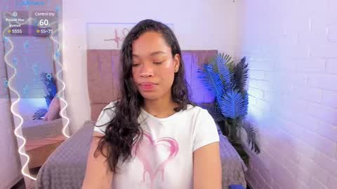Snapshot of penelope_tay chatting on February 18, 3:31 am penelope online show from February 18, 3:31 am