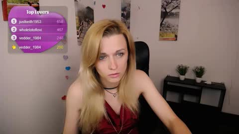 Mia online show from October 6, 6:08 am