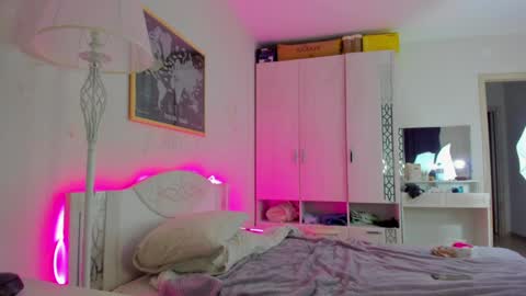 Anna online show from January 29, 1:49 pm