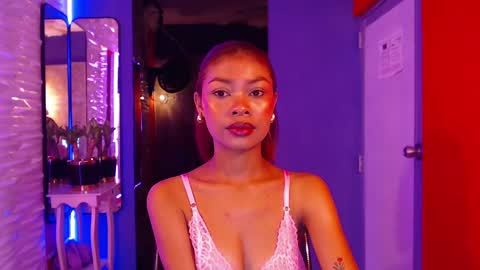 Perla online show from February 20, 12:15 pm