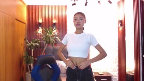 Perla online show from March 12, 12:15 pm