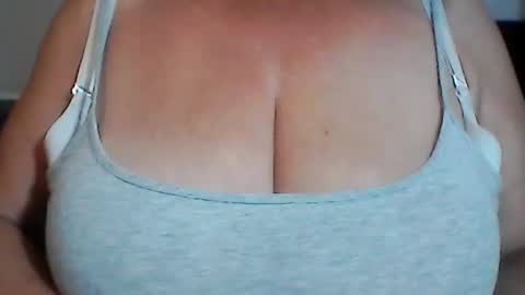 perlita070822 online show from June 24, 5:39 am
