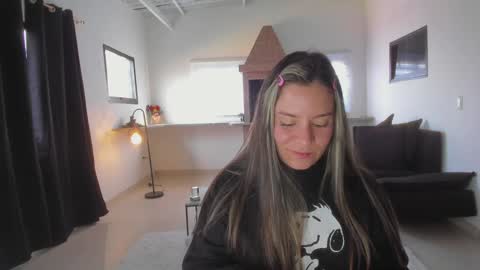 Marie online show from February 5, 1:00 pm