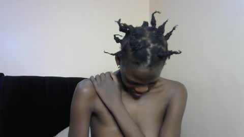 petite_lavi2 online show from February 9, 2:40 pm