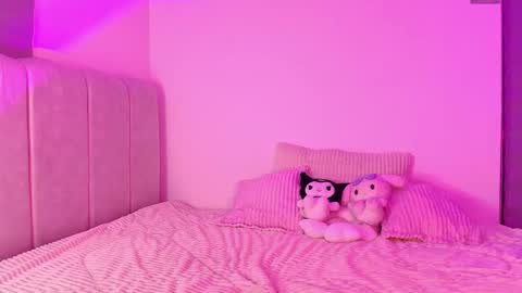 petite_marie_ online show from December 4, 7:43 am