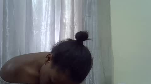 petite_melan online show from November 22, 1:47 pm