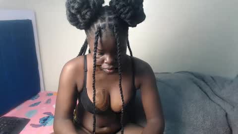 petitebeautyy online show from June 5, 2:34 pm
