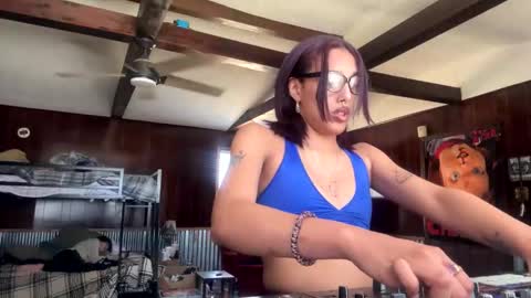 petitebitchsucks online show from January 16, 6:26 pm