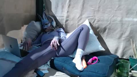 petitegirlypop online show from October 4, 12:05 am