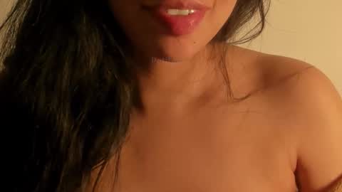 Snapshot of petitgirl_ chatting on September 24, 1:26 am J A S S online show from September 24, 1:26 am