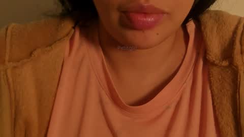 Snapshot of petitgirl_ chatting on October 5, 2:49 am J A S S online show from October 5, 2:49 am