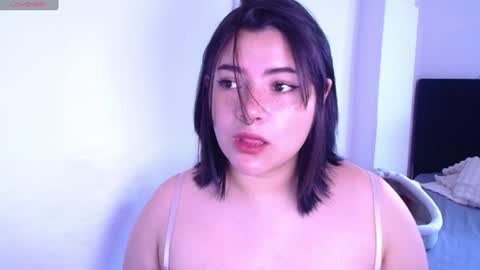 phylavell_ online show from July 13, 6:41 pm