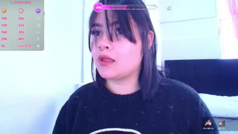 phylavell_ online show from June 24, 2:49 pm
